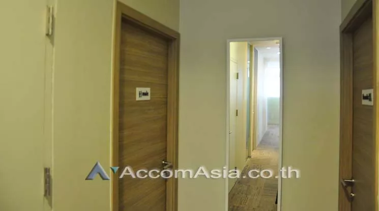 17  Office Space For Rent in Ploenchit ,Bangkok  at Q House Ploenchit Service Office AA10195